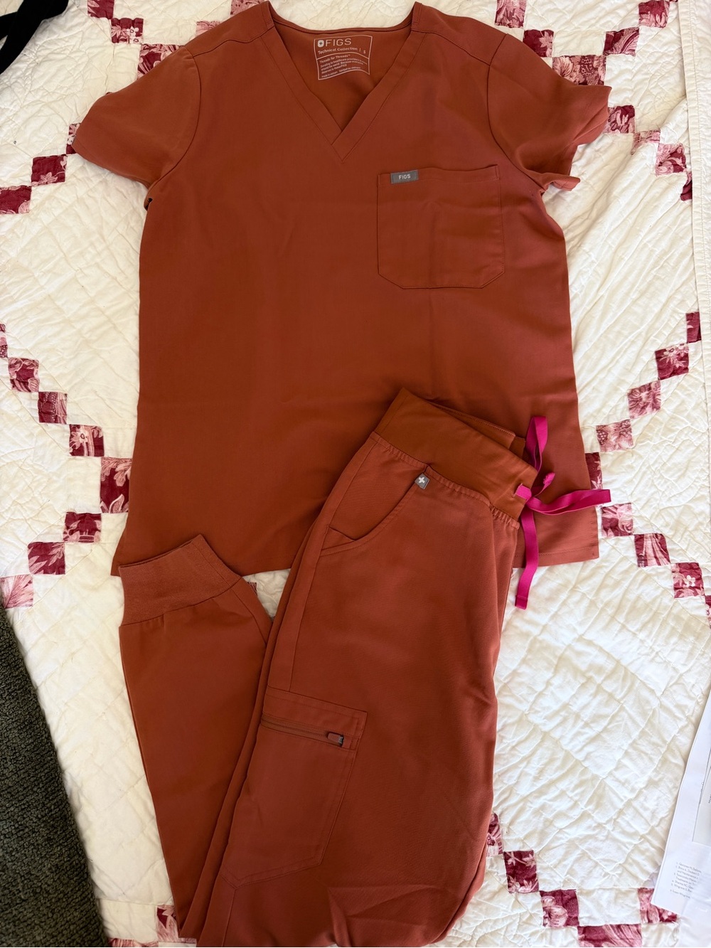 FIGS Women's Terracotta Scrub Top & Jogger Set